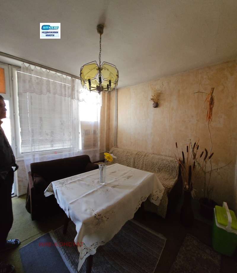 Продава 3-СТАЕН, гр. Велико Търново, Колю Фичето, снимка 3 - Апартаменти - 53128969