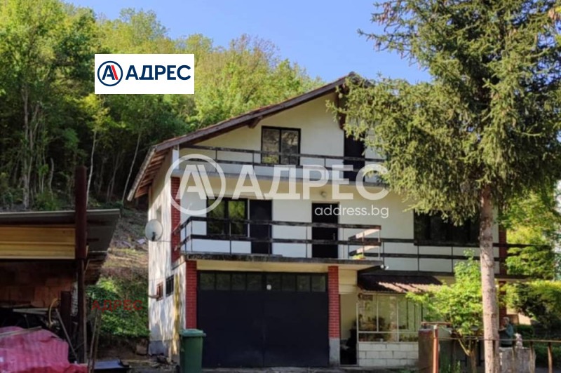 Продава КЪЩА, с. Кипра, област Варна