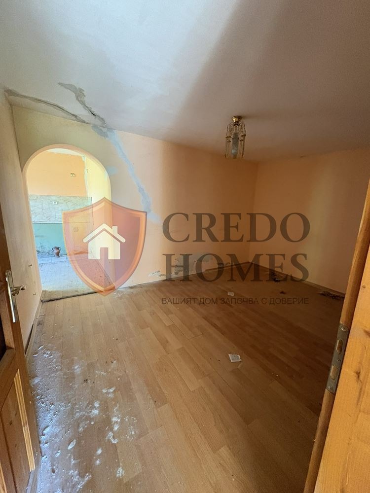 Продава КЪЩА, гр. Дебелец, област Велико Търново, снимка 3 - Къщи - 54909656