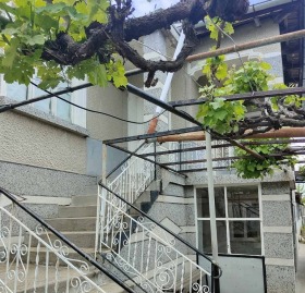 Продажба на имоти в с. Конуш, област Пловдив - изображение 3 