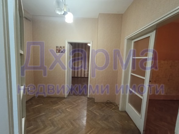 Продава 2-СТАЕН, гр. София, Център, снимка 2 - Апартаменти - 54103002