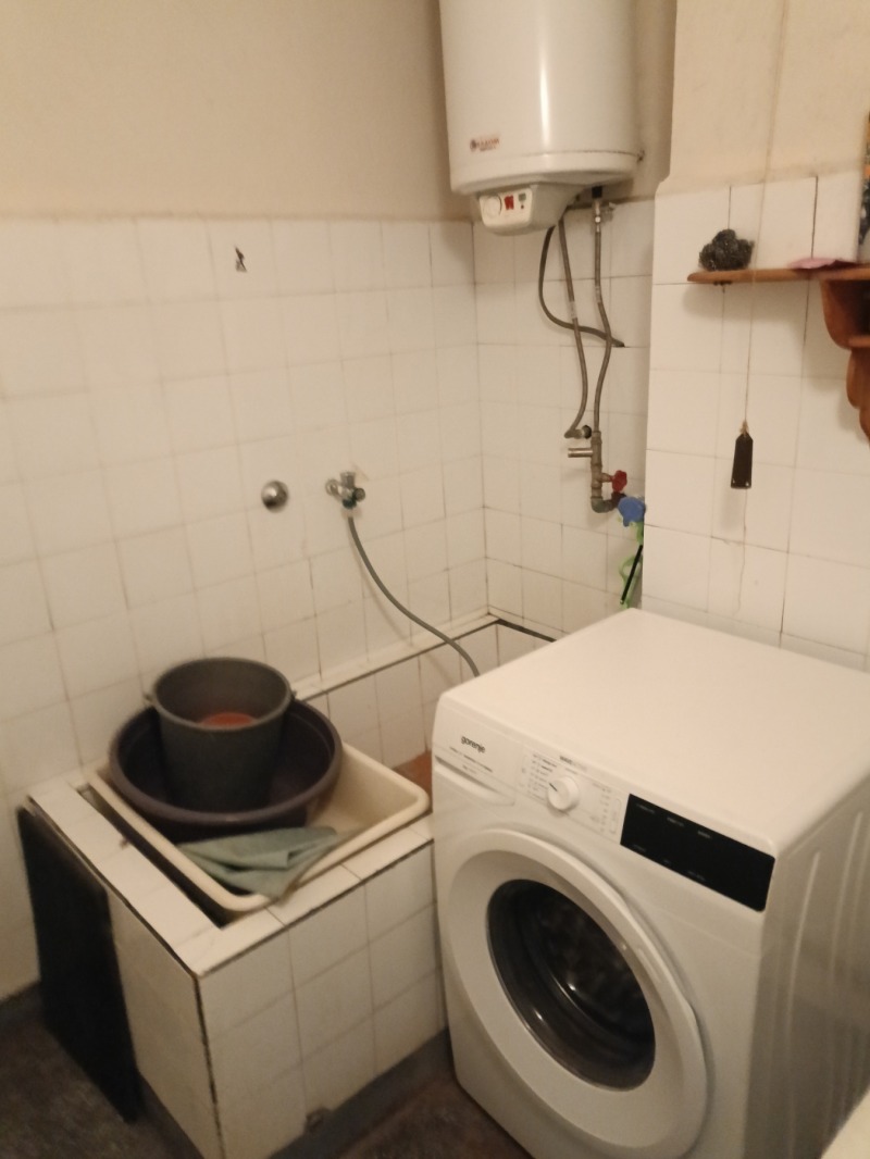 Продава ЕТАЖ ОТ КЪЩА, гр. Разград, Варош, снимка 7 - Етаж от къща - 53529295