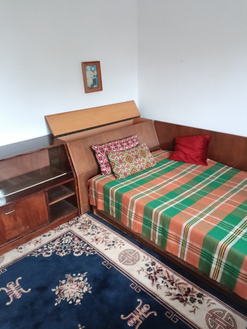 Продава ЕТАЖ ОТ КЪЩА, гр. Разград, Варош, снимка 6 - Етаж от къща - 53529295