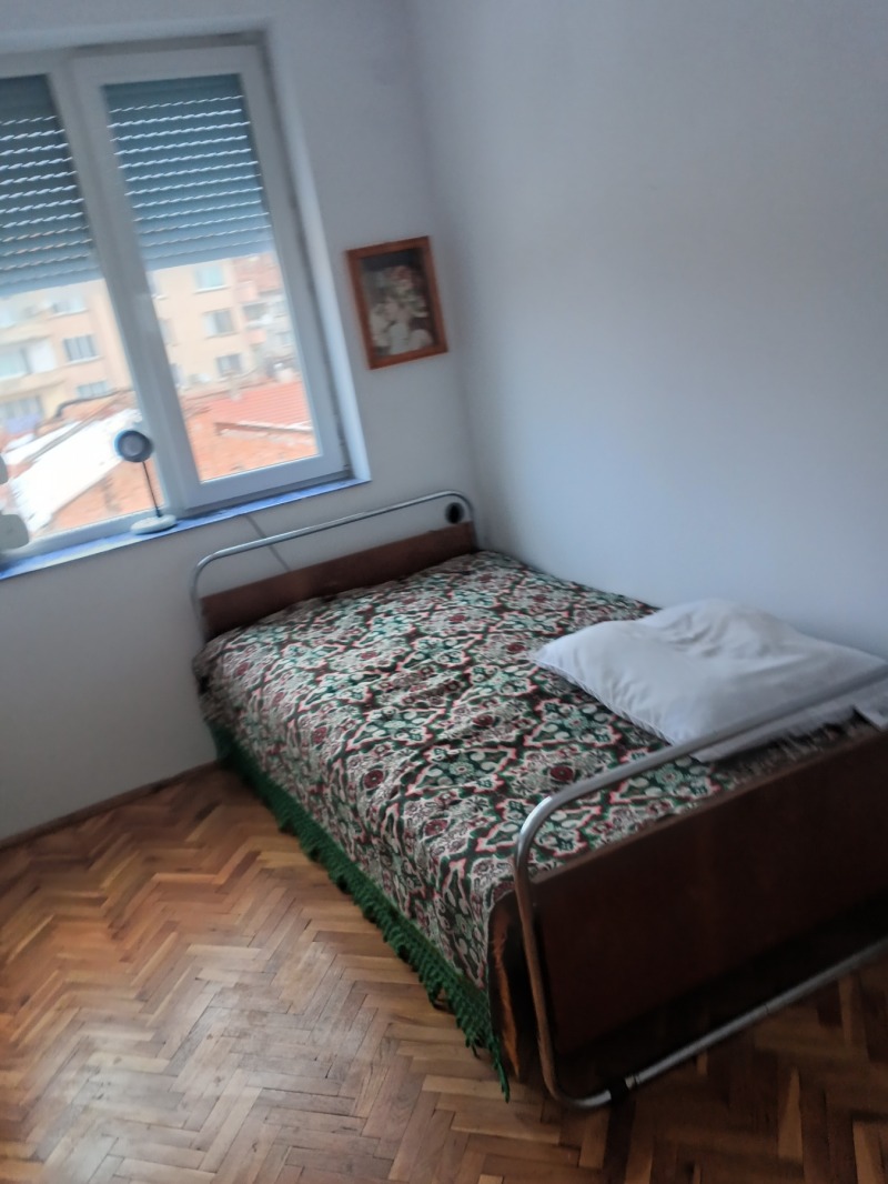 Продава ЕТАЖ ОТ КЪЩА, гр. Разград, Варош, снимка 5 - Етаж от къща - 53529295