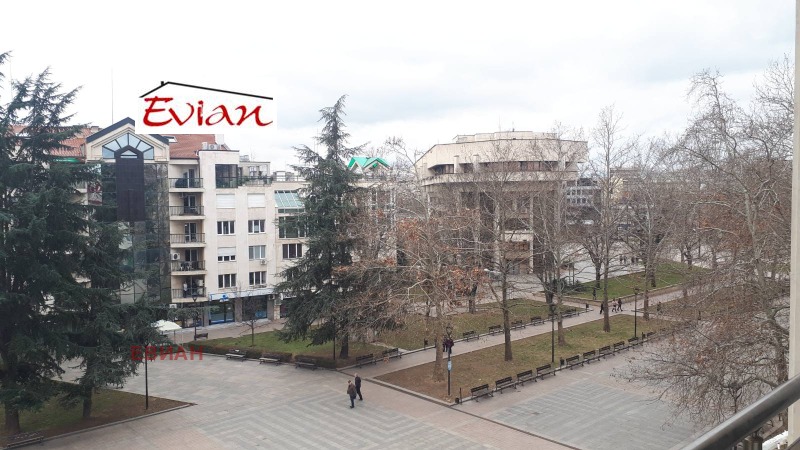 Продава 3-СТАЕН в град Русе, Център - 111 кв.м / 169 900 € » 332 295.52 лв., ЕВИАН