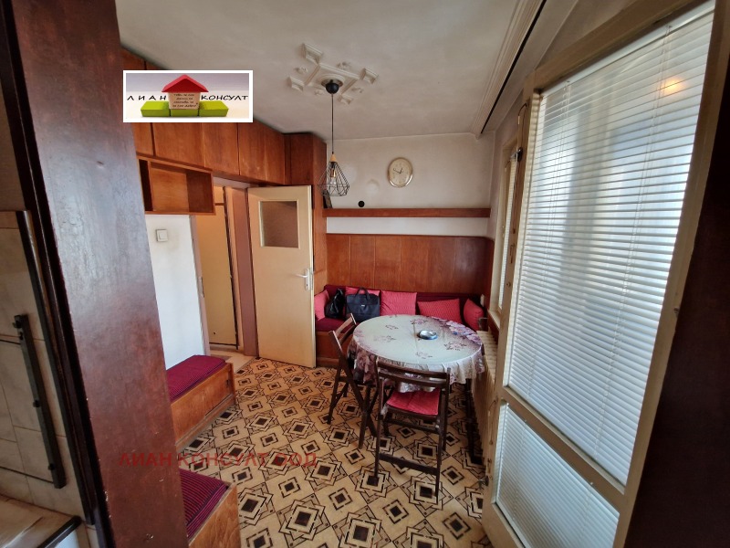 Продава 3-СТАЕН, гр. София, Красно село, снимка 2 - Апартаменти - 52389686