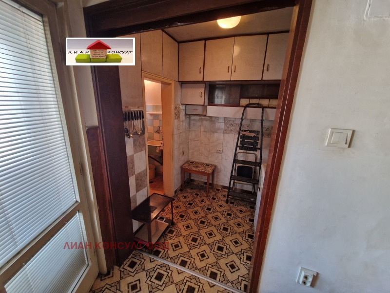 Продава 3-СТАЕН, гр. София, Красно село, снимка 2 - Апартаменти - 52389686