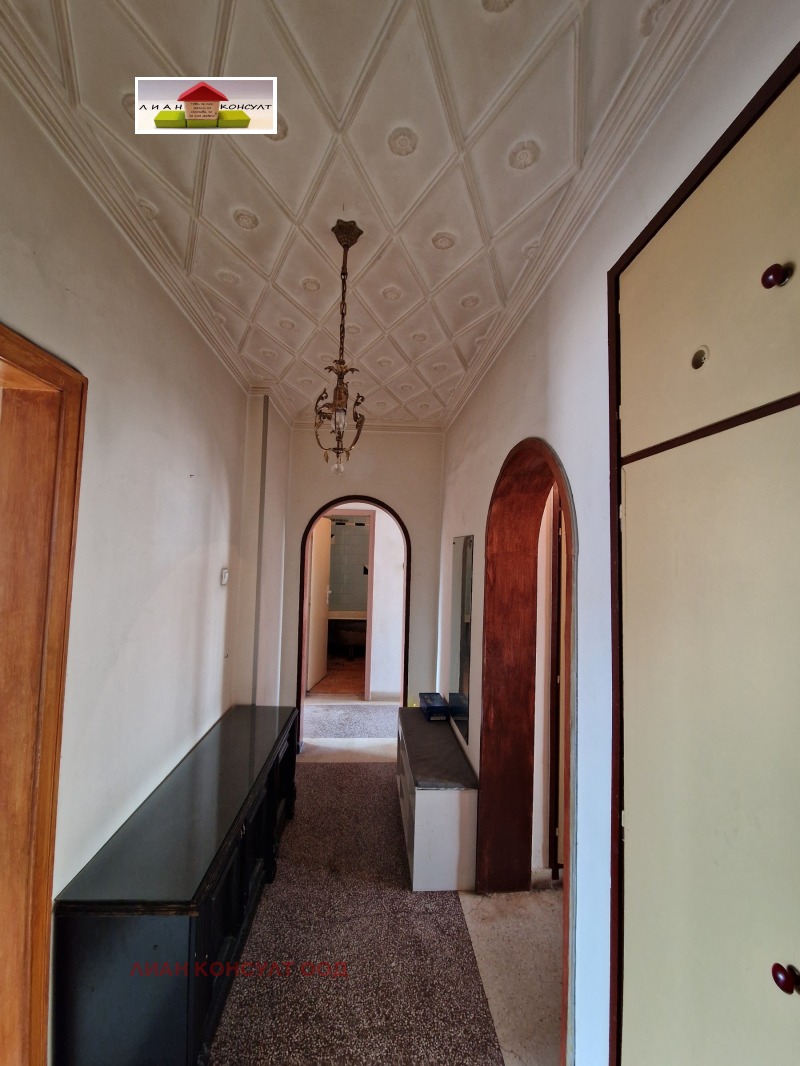 Продава 3-СТАЕН, гр. София, Красно село