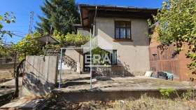 Maison Tchervena voda, région Roussé