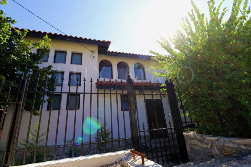 Продава КЪЩА, гр. Балчик, област Добрич, снимка 3 - Къщи - 53506078