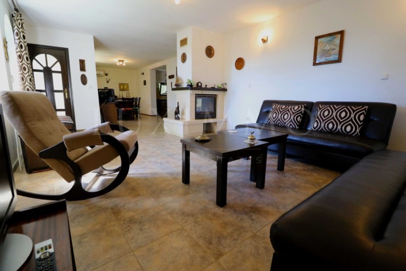 Продава КЪЩА, гр. Балчик, област Добрич, снимка 10 - Къщи - 53506078