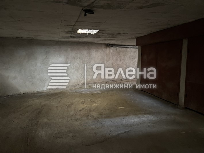 Продава ГАРАЖ, ПАРКОМЯСТО, гр. София, Зона Б-18, снимка 3 - Гаражи и паркоместа - 54416354