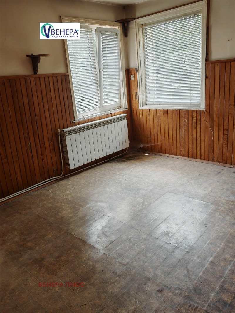 Продава КЪЩА, гр. София, с. Волуяк, снимка 8 - Къщи - 52643245