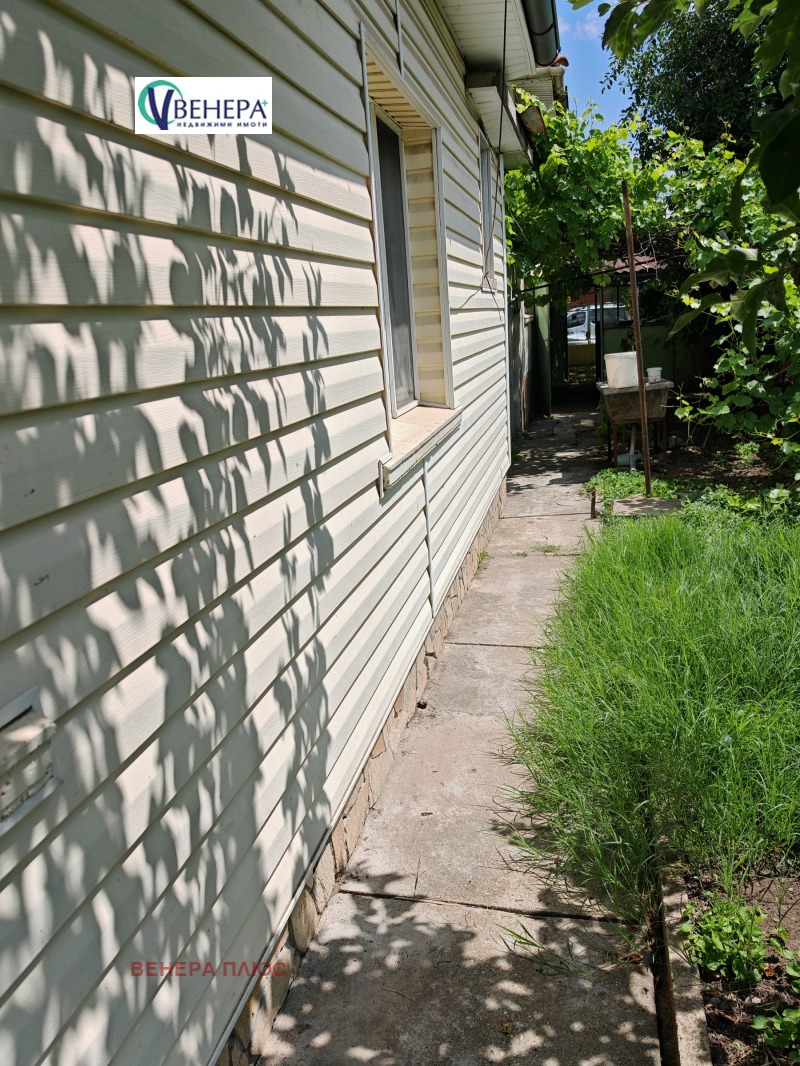 Продава КЪЩА, гр. София, с. Волуяк