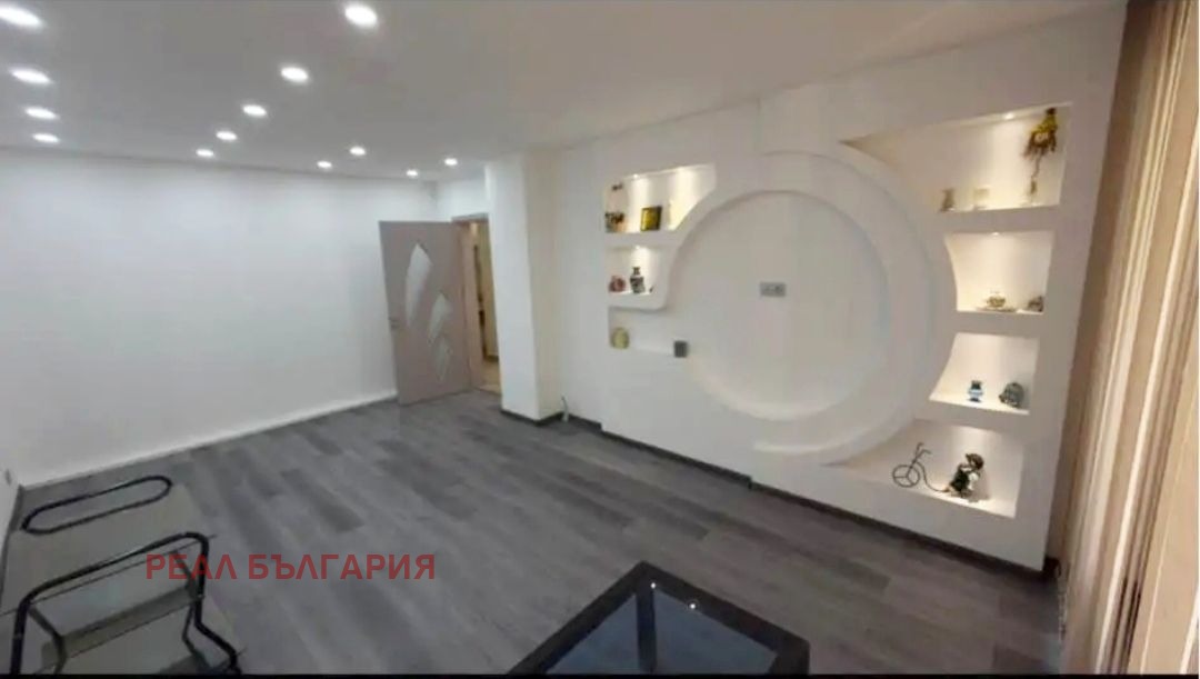 Продава 3-СТАЕН, гр. Русе, Дружба 3, снимка 3 - Апартаменти - 55990024
