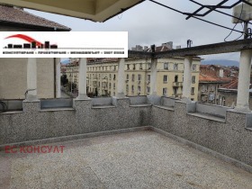 3+ camere da letto Tsentar, Sofia 1