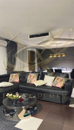 Продава МНОГОСТАЕН, гр. Бургас, Лазур, снимка 5 - Апартаменти - 54930164