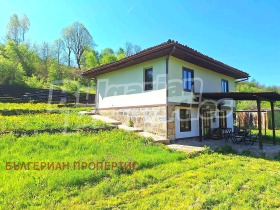 КЪЩА, 100 m2