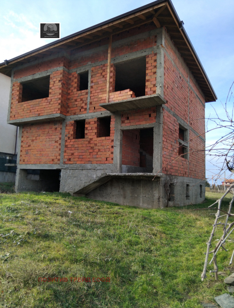 Продава КЪЩА, гр. Сапарева баня, област Кюстендил