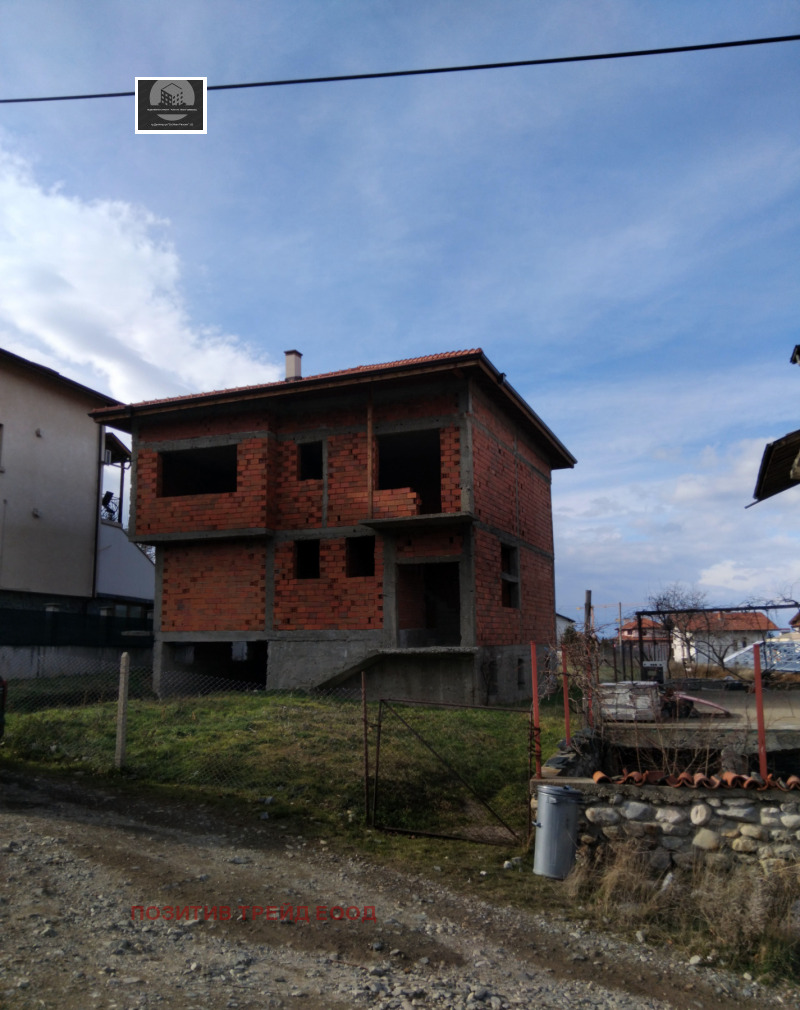 Продава КЪЩА, гр. Сапарева баня, област Кюстендил, снимка 2 - Къщи - 52976196