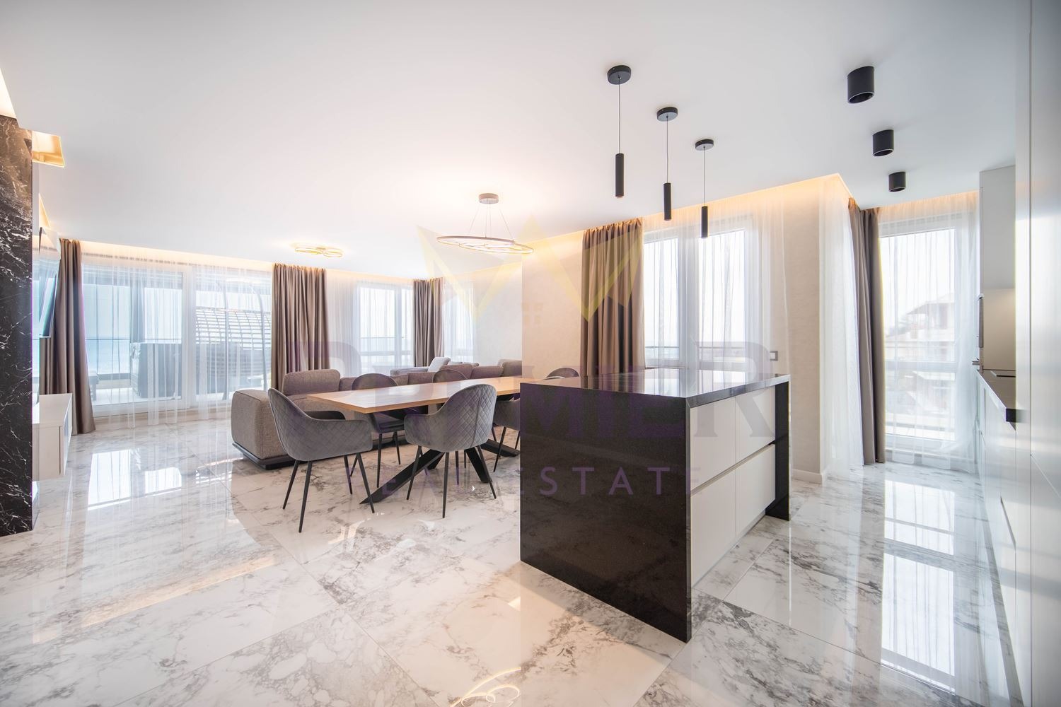 Продава 3-СТАЕН, гр. Варна, Изгрев, снимка 3 - Апартаменти - 54187310