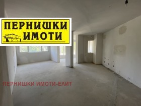 2 спальни Изток, Перник