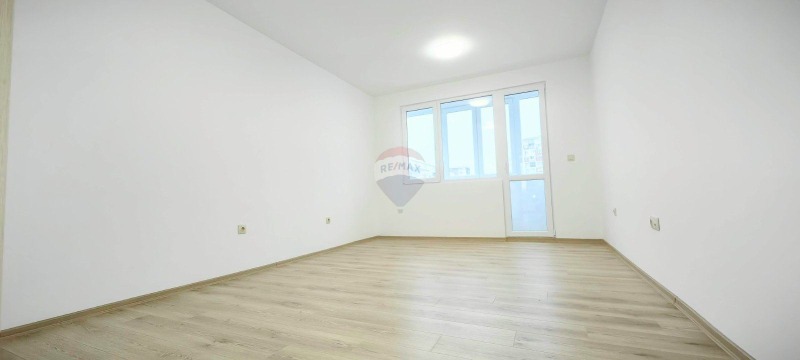 Продава 3-СТАЕН, гр. Варна, Възраждане 1