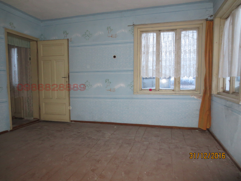 Продава КЪЩА, гр. Аксаково, област Варна, снимка 17 - Къщи - 48331887