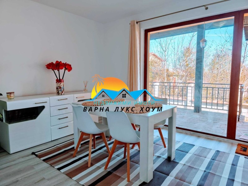 Продава КЪЩА, с. Царичино, област Добрич, снимка 5 - Къщи - 48140429