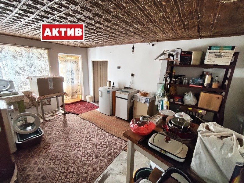 Продава КЪЩА, гр. Търговище, Боровец, снимка 2 - Къщи - 52741023