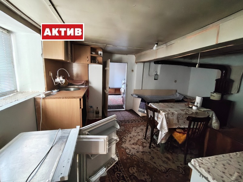 Продава КЪЩА, гр. Търговище, Боровец, снимка 5 - Къщи - 52741023