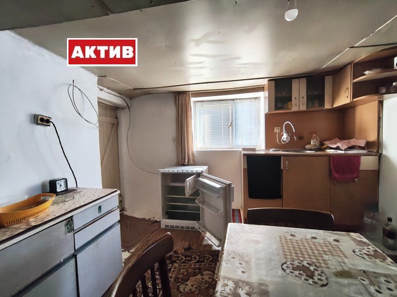 Продава КЪЩА, гр. Търговище, Боровец, снимка 4 - Къщи - 52741023