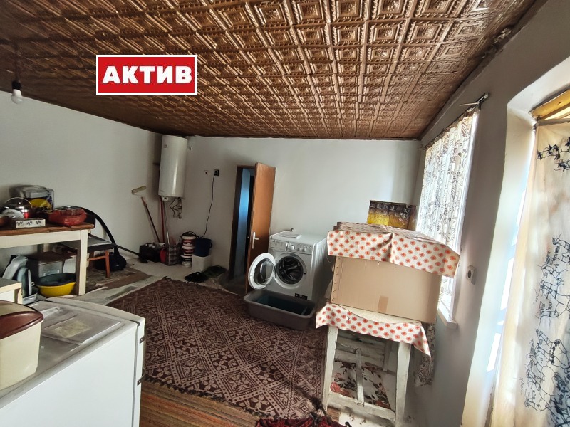 Продава КЪЩА, гр. Търговище, Боровец, снимка 3 - Къщи - 52741023