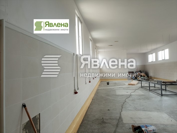 Продава  Пром. помещение област Шумен , гр. Велики Преслав , 1250 кв.м | 79991201 - изображение [2]