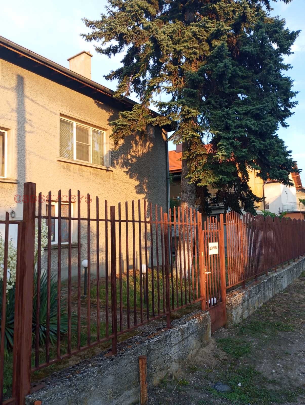 Продава КЪЩА, с. Петрич, област София област