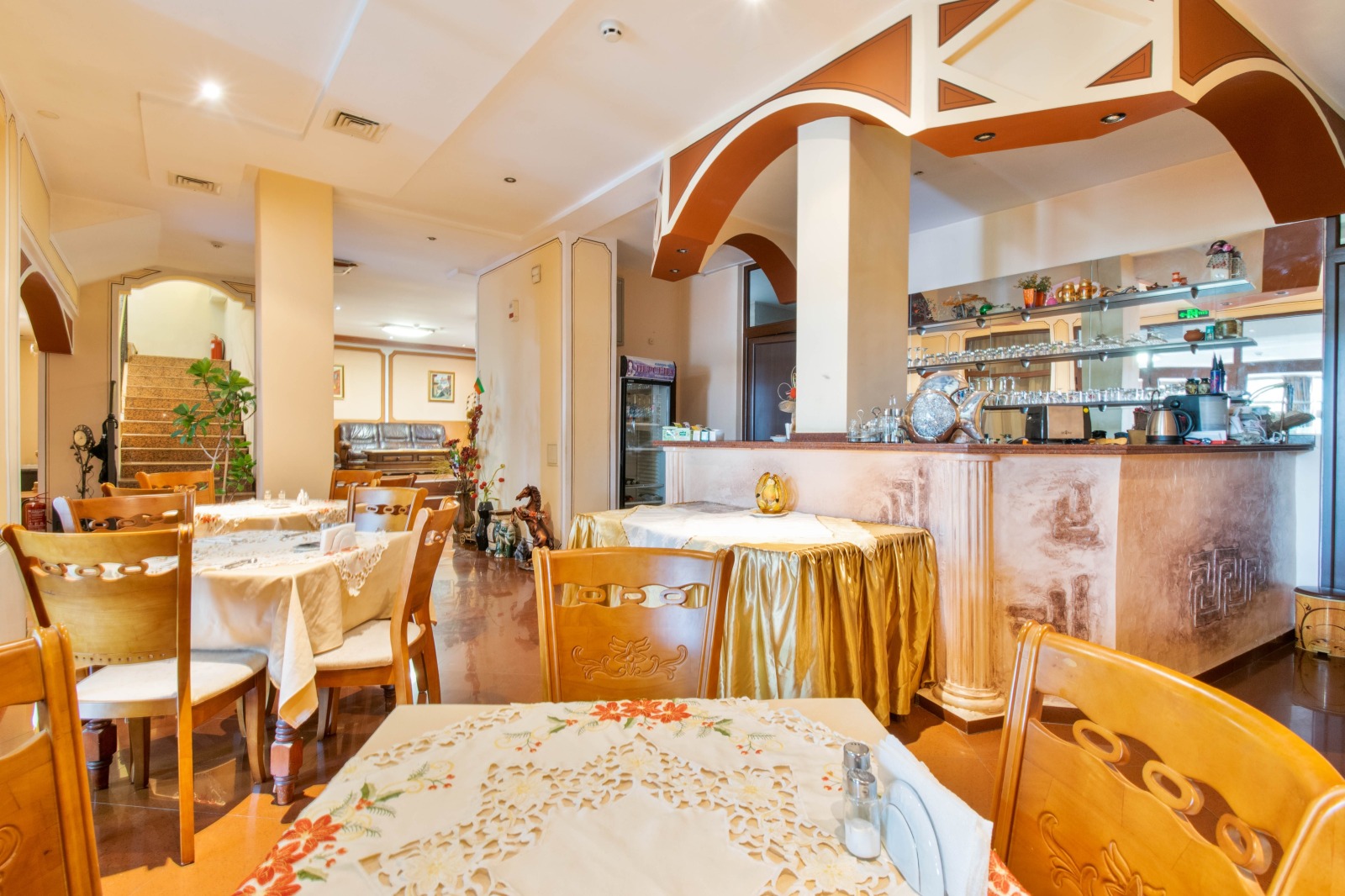 Продава ХОТЕЛ, гр. Пловдив, Старият град, снимка 5 - Хотели - 54023018