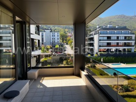 МНОГОСТАЕН, 223 m2