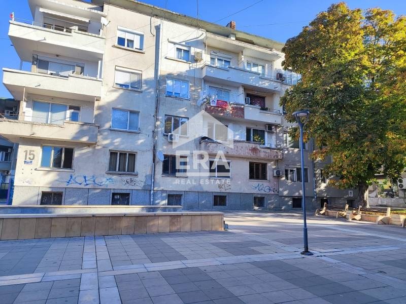 Продава 2-СТАЕН, град Ямбол, Център • 100000 € / 195583.00 лв. • 44440388 1