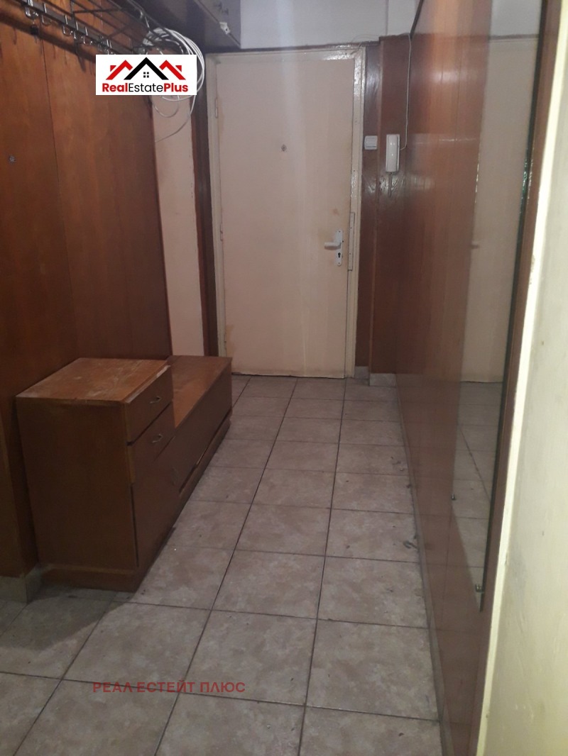 Продава 2-СТАЕН, гр. Плевен, Идеален център, снимка 2 - Апартаменти - 53589831