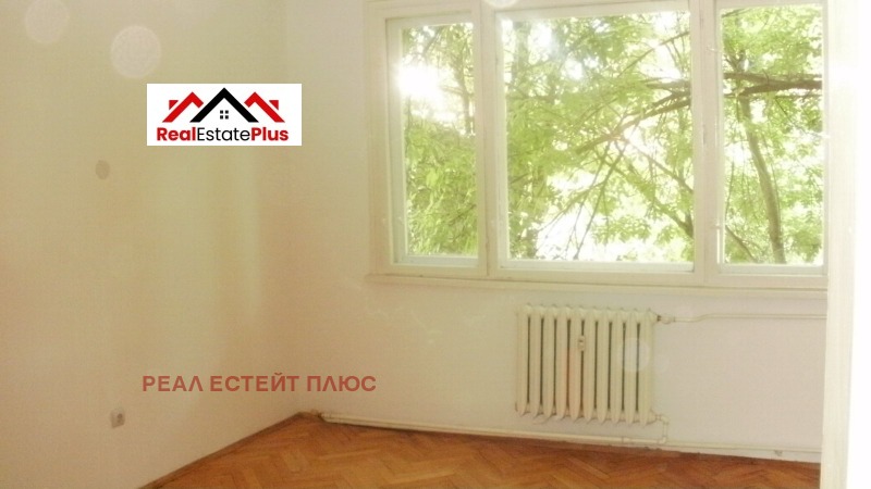 Продава 2-СТАЕН, гр. Плевен, Идеален център