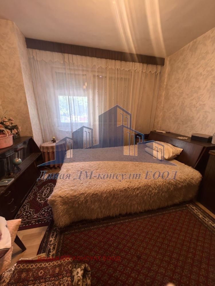 Продава 2-СТАЕН, гр. Шумен, Център, снимка 2 - Апартаменти - 56079671
