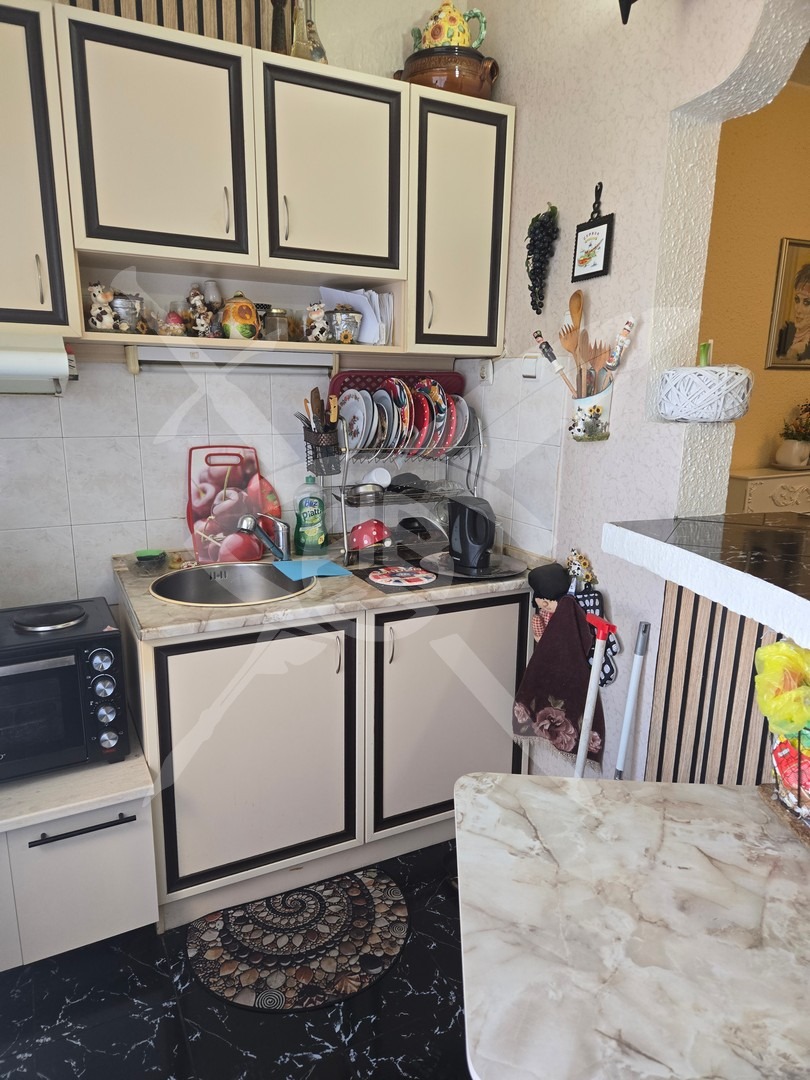 Продава 3-СТАЕН, гр. Перник, Изток, снимка 2 - Апартаменти - 54158624