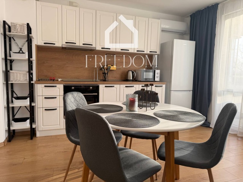 Продава 3-СТАЕН в град Варна, Колхозен пазар - 83 кв.м / 215 000 € » 420 503.45 лв., ФРИДОМ ВАРНА