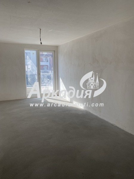 Eladó  2 hálószobás Plovdiv , Komatevski vazel , 114 négyzetméter | 70359400 - kép [2]