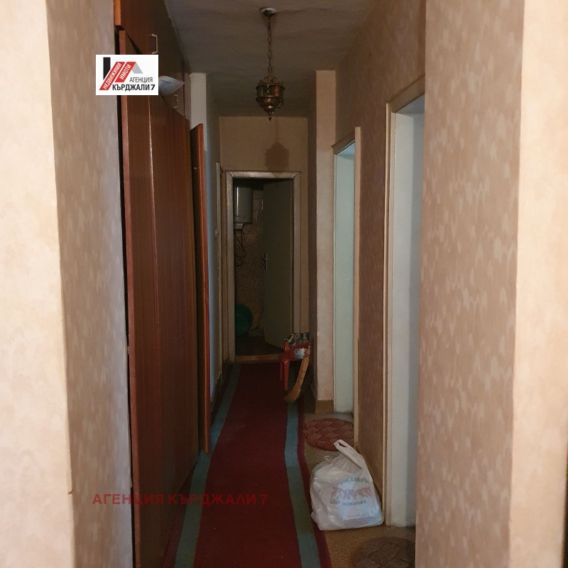Продава 3-СТАЕН, гр. Кърджали, Център, снимка 13 - Апартаменти - 53272186