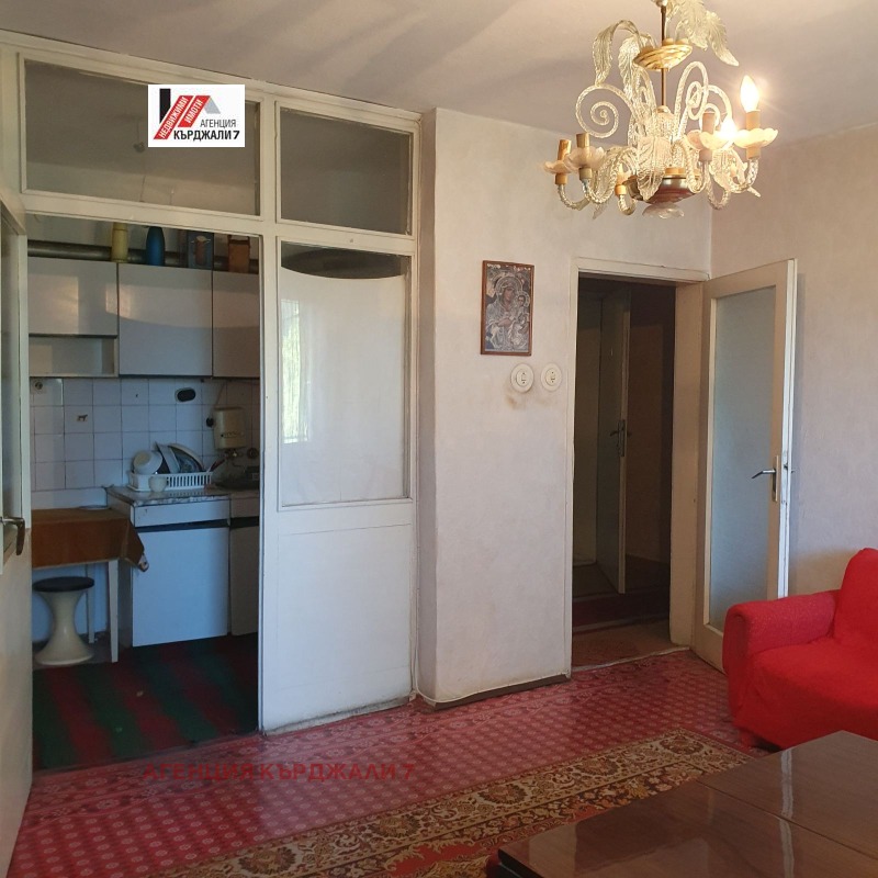 Продава 3-СТАЕН, гр. Кърджали, Център, снимка 5 - Апартаменти - 53272186