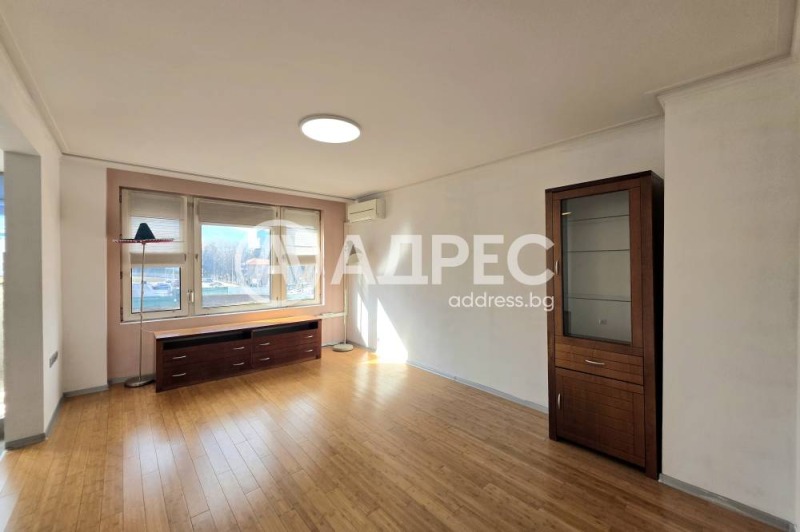 Продава МНОГОСТАЕН, гр. София, Изток