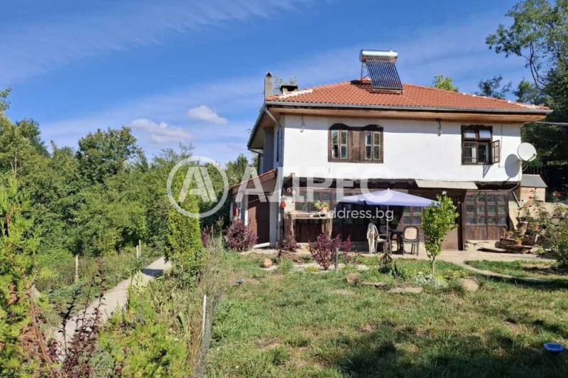 Продава КЪЩА, с. Черневци, област Габрово, снимка 2 - Къщи - 52599371