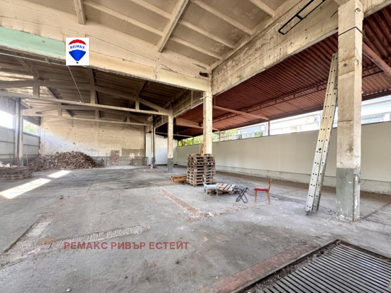 Продава  Пром. помещение град Русе , Здравец Изток , 940 кв.м | 57351861