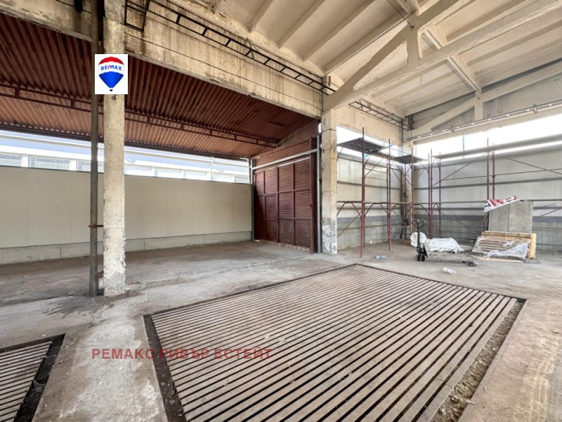 Продава  Пром. помещение град Русе , Здравец Изток , 940 кв.м | 57351861 - изображение [9]